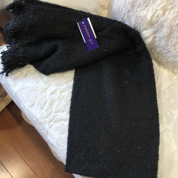 Madden Girl Accessories - MADDEN GIRL✨black scarf 💫warm and beautiful/💥NWT